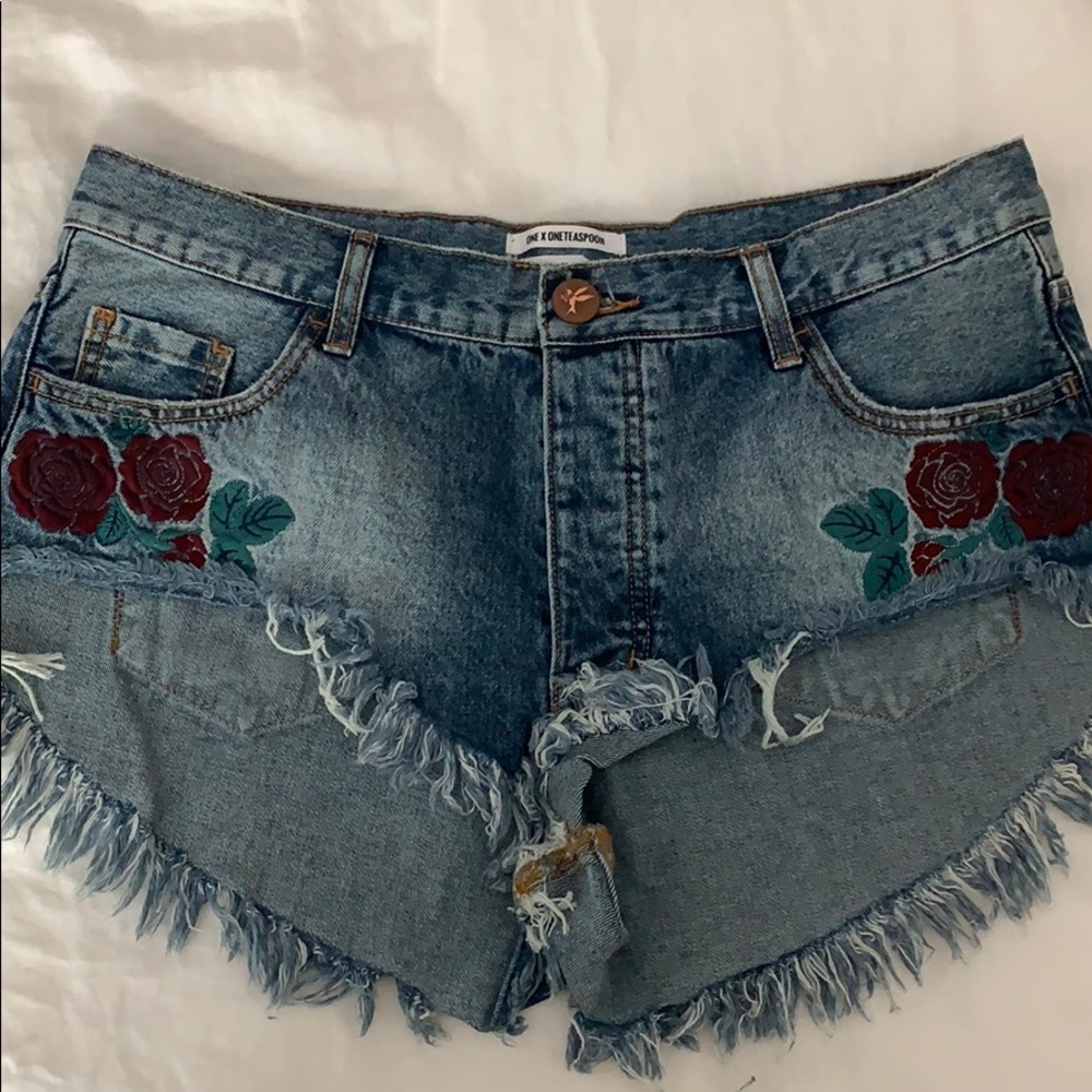 One Teaspoon Jean shorts with embroidery